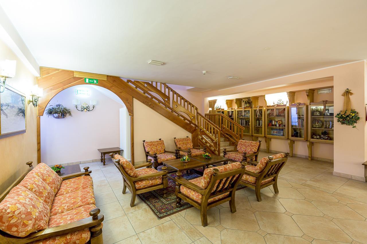 Hotel Trieste Roccaraso Exterior photo